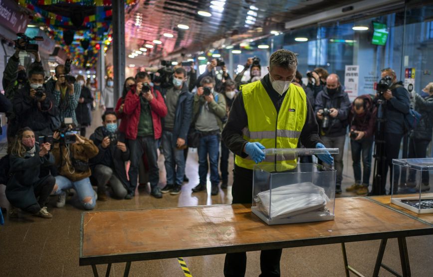 Εκλογές στην Καταλονία: Μετρούν τις δυνάμεις τους οι αυτονομιστές με φόντο την ανεξαρτησία