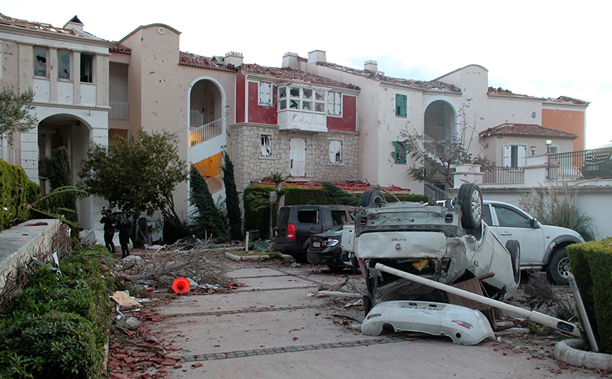 Τουρκία: 16 τραυματίες και μεγάλες ζημιές από ανεμοστρόβιλο στη επαρχία της Σμύρνης