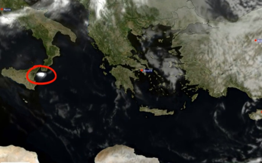 Εικόνες από δορυφόρο: Η τέφρα από το ηφαίστειο της Αίτνας ταξίδεψε στη Μεσόγειο με πορεία προς την Ελλάδα