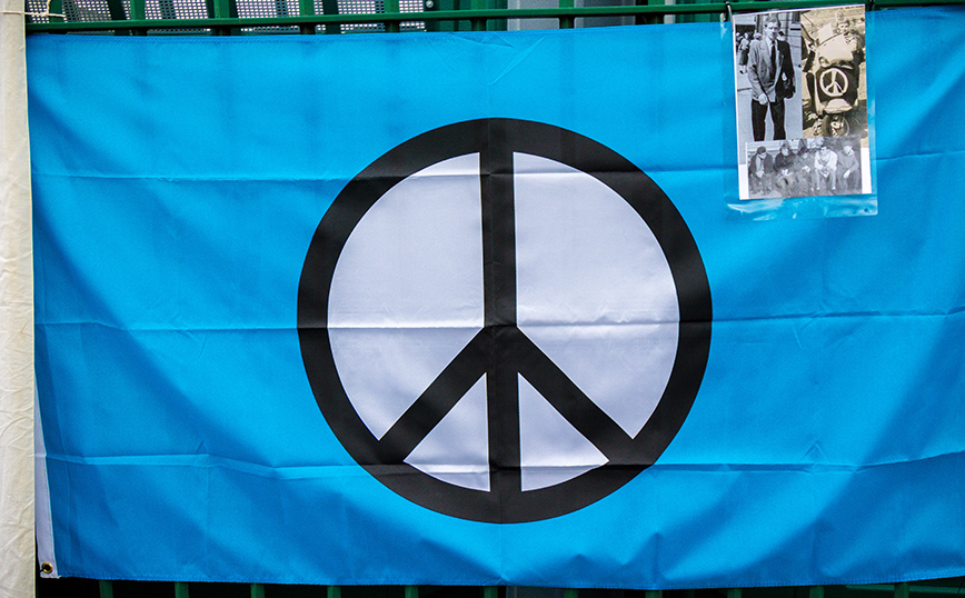 Σύμβολο της ειρήνης: Η ιστορία του και τι σημαίνει