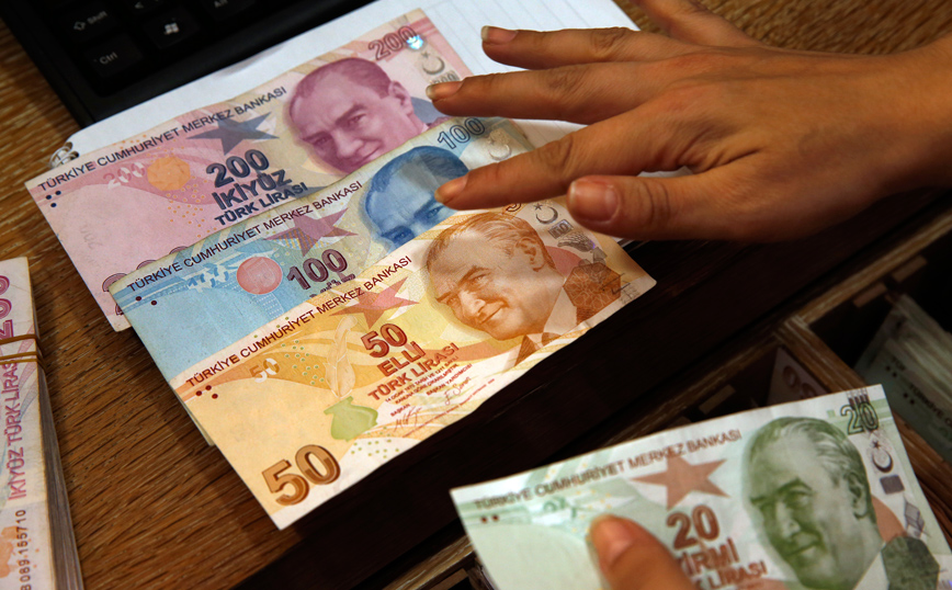 Η κεντρική τράπεζα της Τουρκίας αυξάνει το βασικό επιτόκιο στο 15%