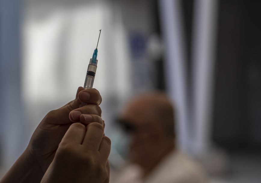Εμβόλιο Pfizer/BioNTech:  Ιαπωνική εταιρεία έφτιαξε σύριγγα που βγάζει επτά δόσεις από κάθε φιαλίδιο