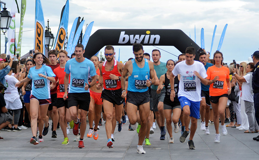 Λαμπαδηδρομία για τα 10 χρόνια Spetses Mini Marathon