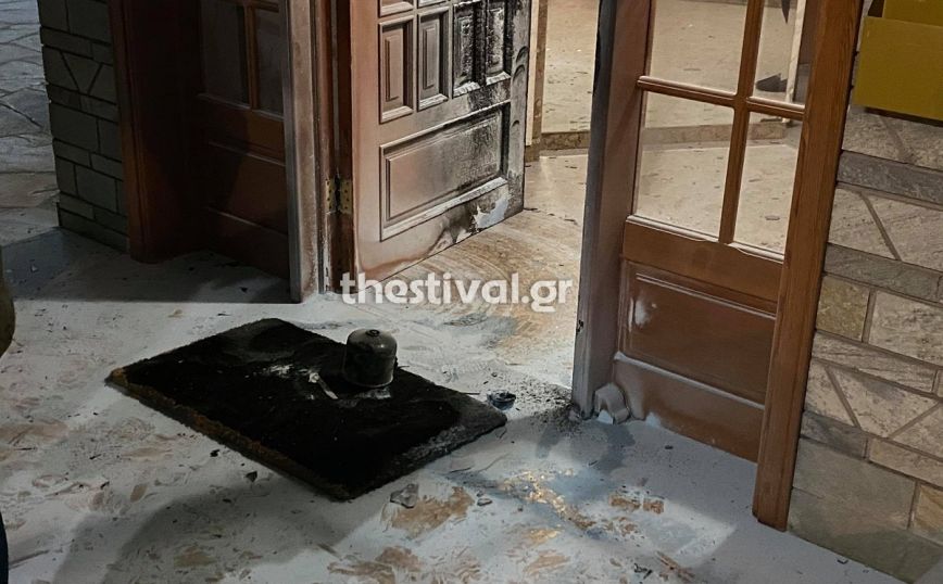 Έκρηξη σε είσοδο πολυκατοικίας που διαμένει πρώην δικαστικός στη Θεσσαλονίκη