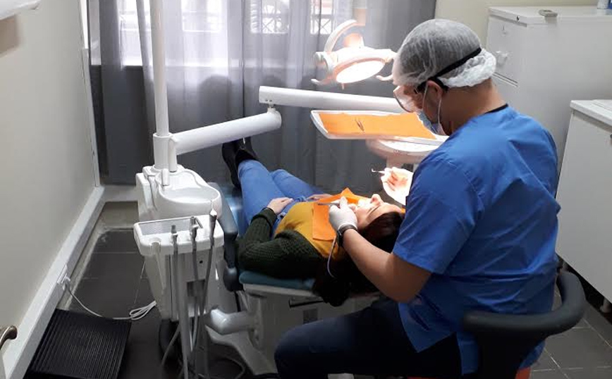 Υπηρεσίες οδοντιατρικής φροντίδας για απόρους και άστεγους στο Κοινωνικό Οδοντιατρείο του δήμου Αθηναίων