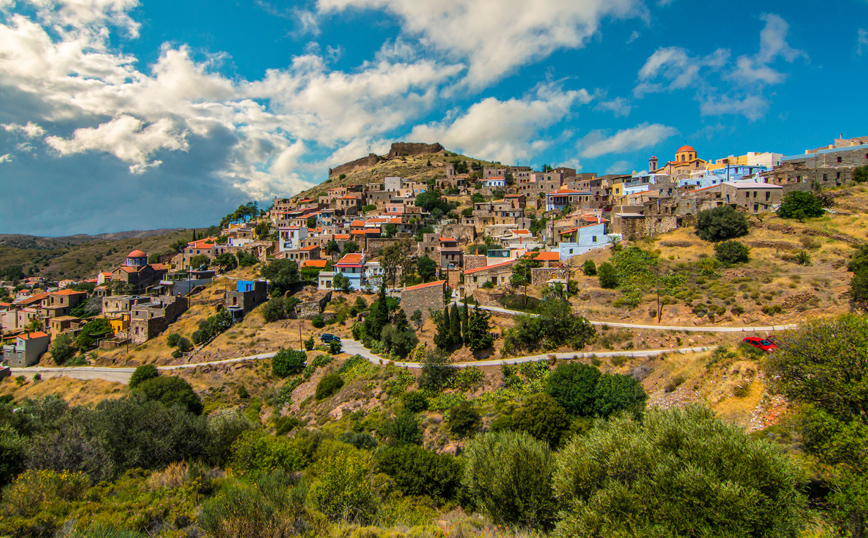 Βολισσό: Το χωριό στη Χίο που ανταγωνίζεται σε ομορφιά τα Μαστιχοχώρια