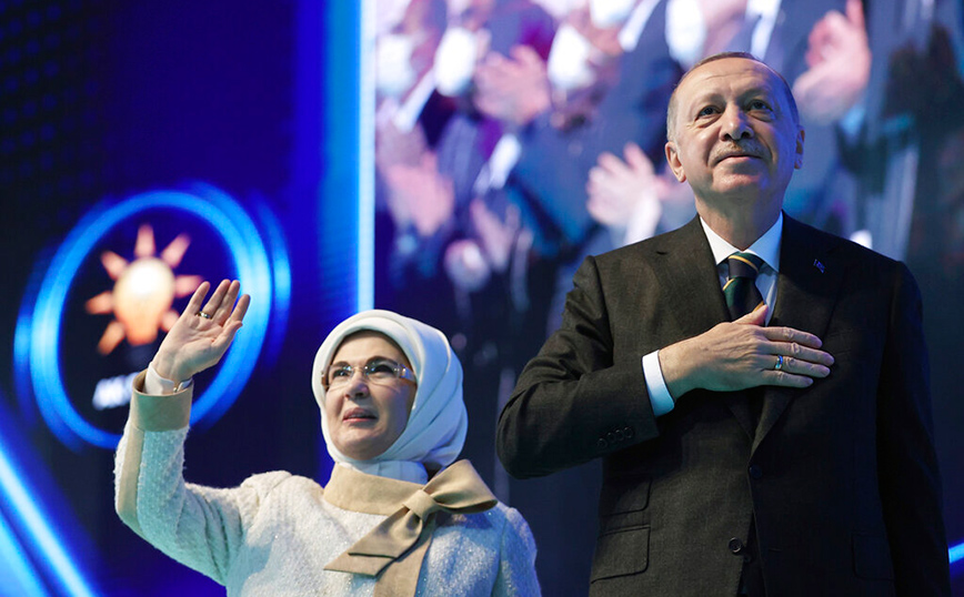 Πώς ο Ερντογάν γαντζώνεται στην εξουσία: Οι αμφιλεγόμενες αποφάσεις του προέδρου της Τουρκίας