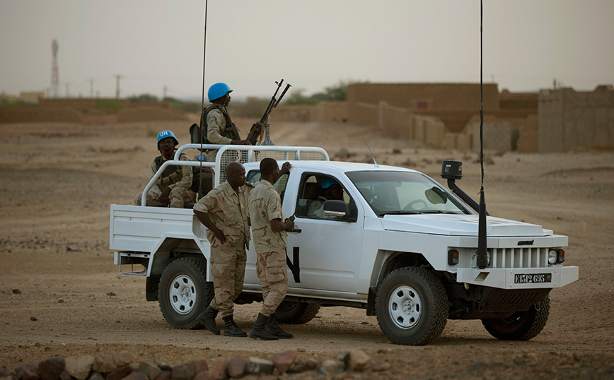 Μάλι: Τέσσερις κυανόκρανοι νεκροί μετά από επίθεση στη βάση τους