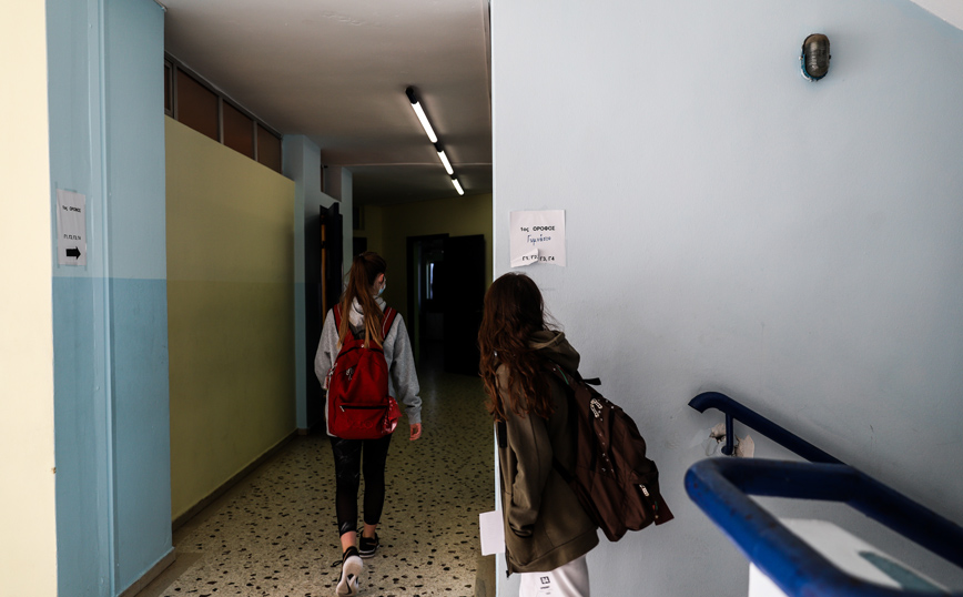Αλαλούμ με ψευδώς θετικά self tests σε μαθητές στα Ιωάννινα
