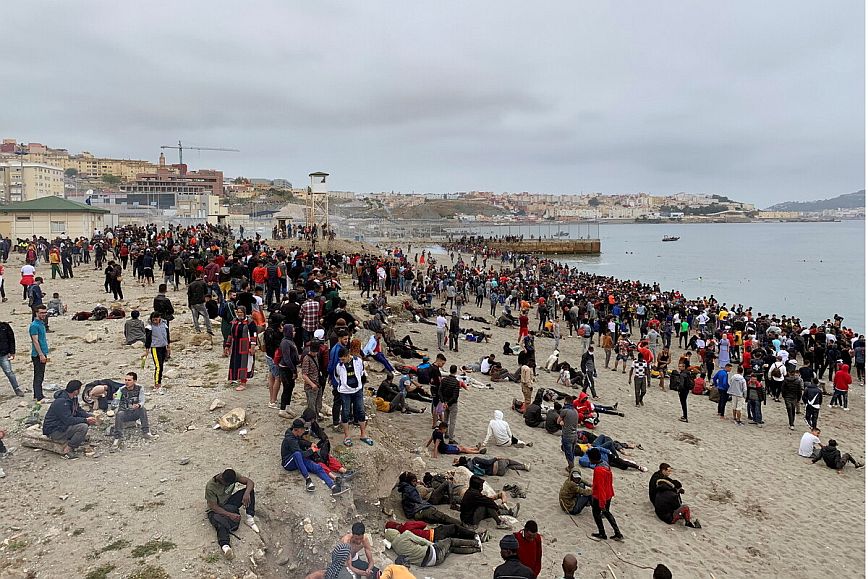 Η Ισπανία κατηγορεί το Μαρόκο για εργαλειοποίηση ανηλίκων μεταναστών