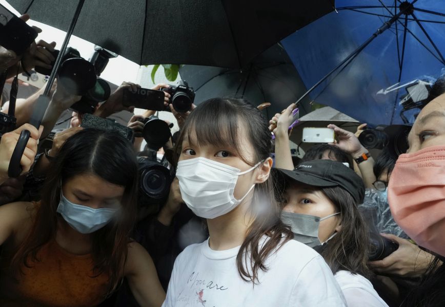 Χονγκ Κονγκ: Ελεύθερη η ακτιβίστρια υπέρ της δημοκρατίας Άγκνες Τσόου
