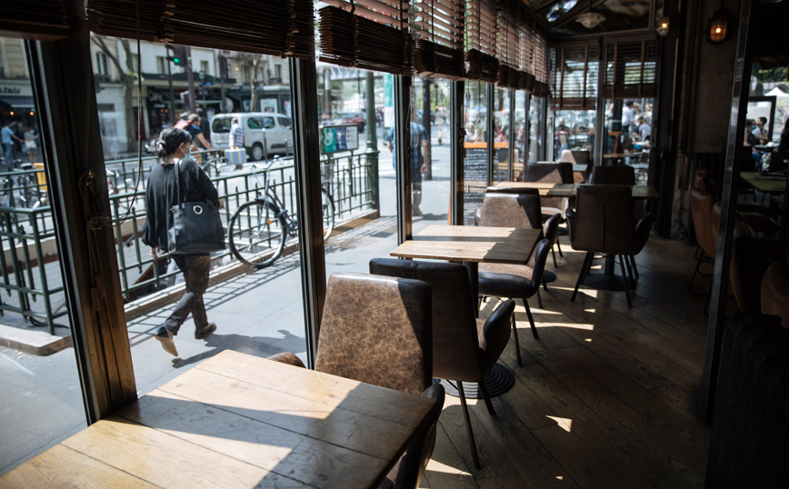 Κορονοϊός: Ξανανοίγουν οι εσωτερικοί χώροι των εστιατορίων σε Γαλλία και Βέλγιο