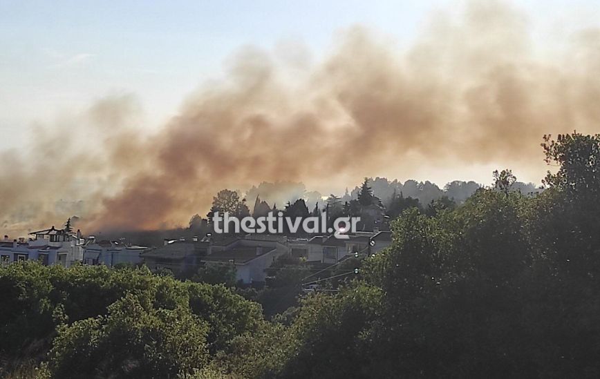 Πυρκαγιά σε εξέλιξη στο Πανόραμα Θεσσαλονίκης &#8211; Εκκενώνονται οικισμοί