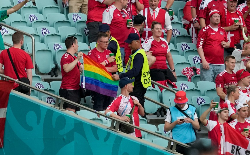 Euro 2020: Κατάσχεσαν σημαία των ΛΟΑΤΚΙ στο Δανία &#8211; Τσεχία