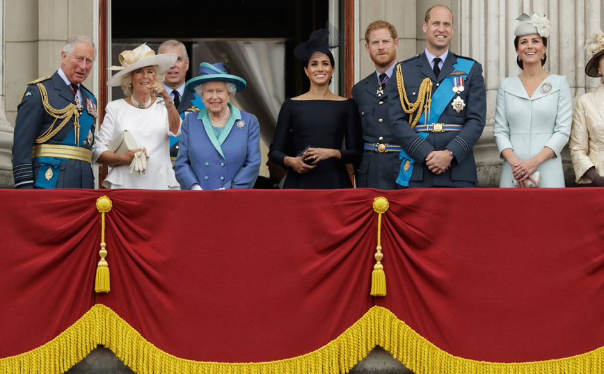 Οι πιο απίστευτοι κανόνες που πρέπει να ακολουθεί το προσωπικό της βρετανικής βασιλικής οικογένειας