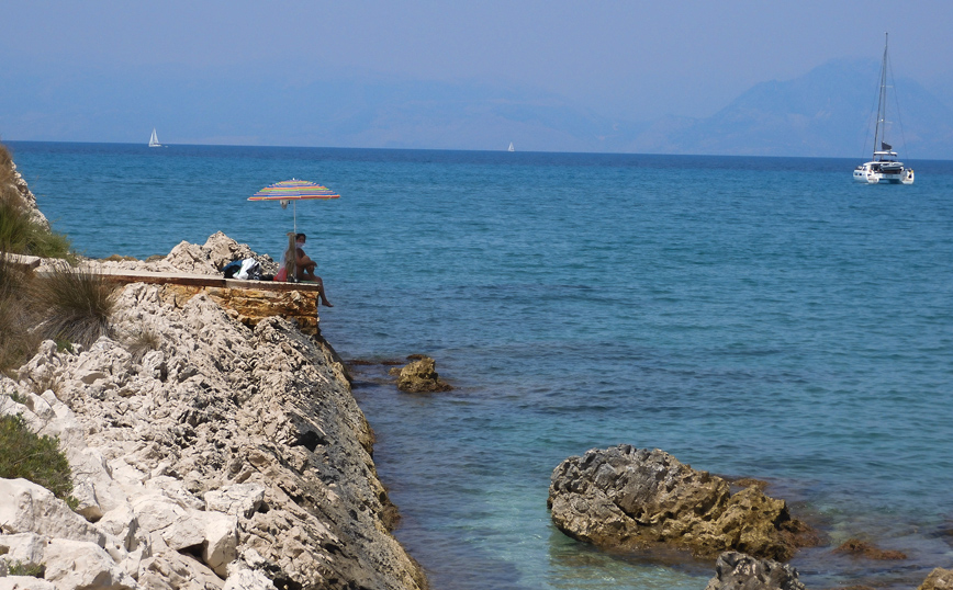Καιρός &#8211; Καύσωνας: Καμίνι η Ελλάδα, έρχονται 44άρια το Σαββατοκύριακο