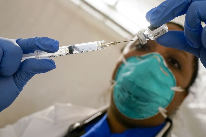 Εμβόλιο Pfizer: Ποιοι έχουν υψηλό κίνδυνο να εμφανίσουν αλλεργίες μετά τον εμβολιασμό