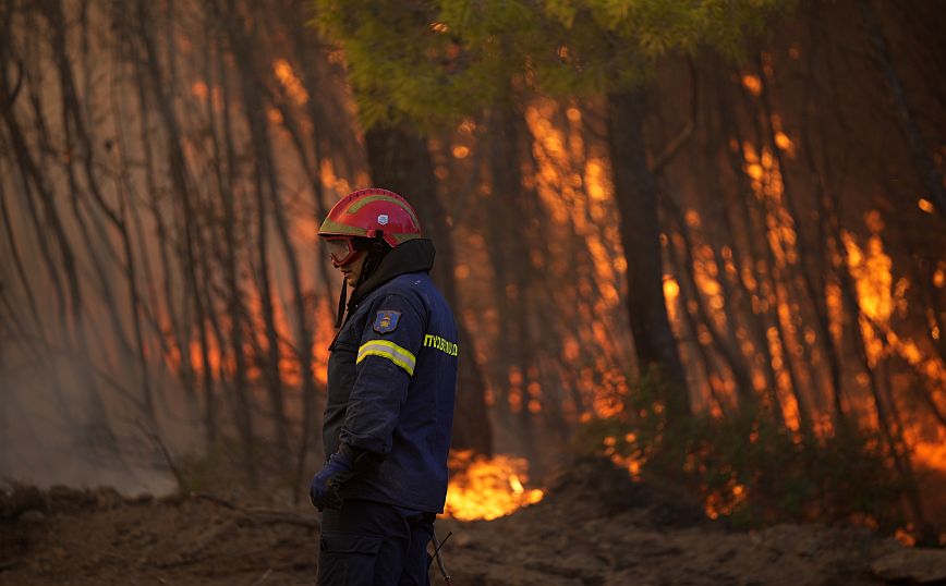 Πολύ υψηλός κίνδυνος πυρκαγιάς αύριο για πέντε περιφέρειες της χώρας