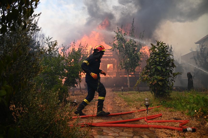 55 δασικές πυρκαγιές σε ένα 24ωρο &#8211; Πολύ υψηλός κίνδυνος πυρκαγιάς για 4 περιφέρειες αύριο Δευτέρα