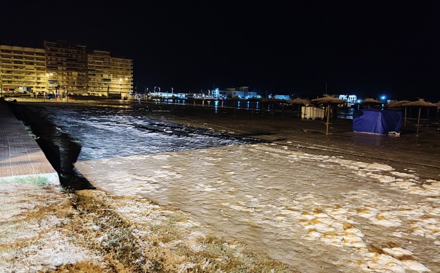 Ισπανία: Ο καύσωνας προκάλεσε μετεωρολογικό τσουνάμι &#8211; Πώς η θάλασσα βγήκε στη στεριά