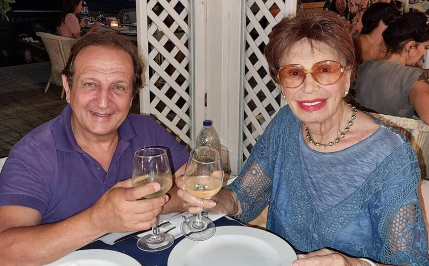 Η Ρίκα Διαλυνά γιόρτασε τα 87α γενέθλια της έχοντας στο πλευρό της καλούς της φίλους