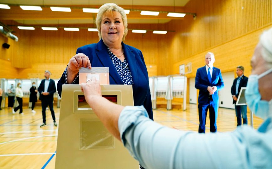 Παραδέχθηκε την ήττα της στις εκλογές η πρωθυπουργός της Νορβηγίας
