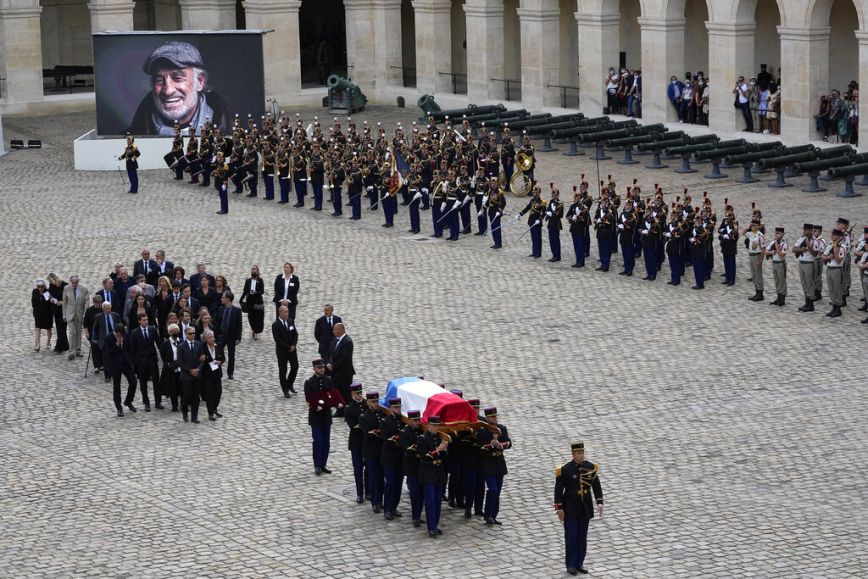 Ζαν-Πολ Μπελμοντό: Η Γαλλία αποχαιρέτησε τον αγαπημένο της «Μπεμπέλ» &#8211; Αύριο η κηδεία του ηθοποιού