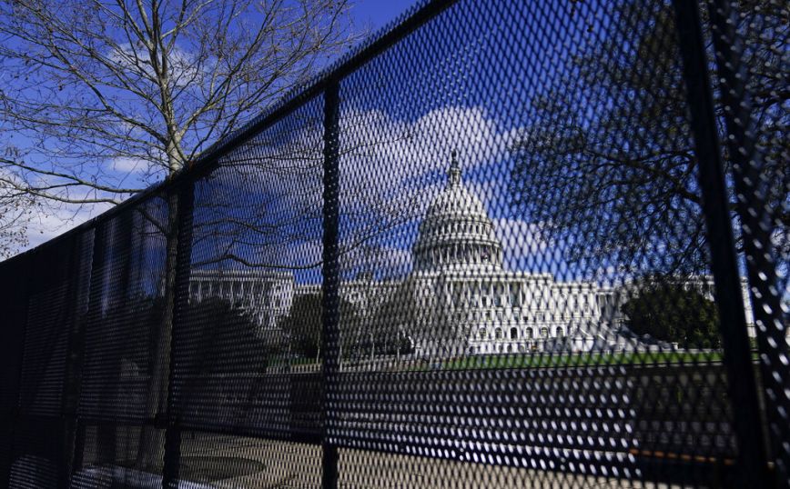 ΗΠΑ: Ξαναχτίζουν φράχτη ασφαλείας γύρω από το Καπιτώλιο