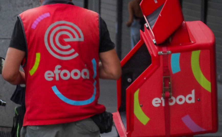Efood: Μετατρέπει όλες τις συμβάσεις των διανομέων σε αορίστου χρόνου