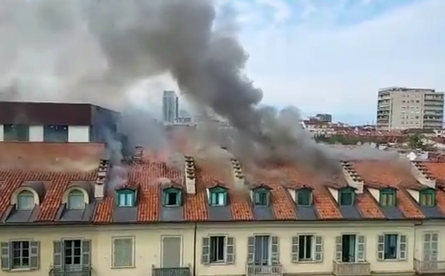 Φωτιά σε πολυκατοικία στο κέντρο του Τορίνο &#8211; Πέντε τραυματίες, απεγκλωβίστηκαν 60 άτομα