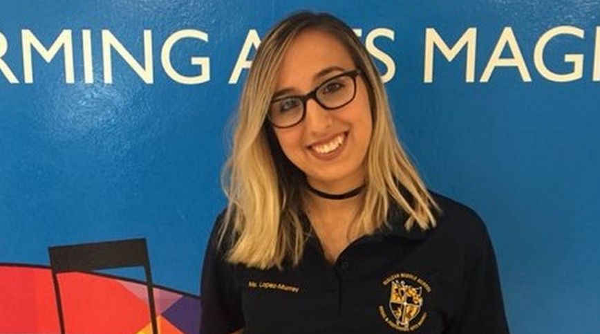 Καθηγήτρια έκανε σεξ με μαθητή της Καθηγήτρια έκανε σεξ με μαθητή της