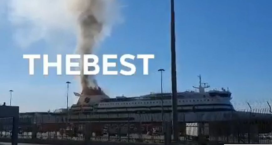 Φωτιά τώρα στο Superfast 11 στο λιμάνι της Πάτρας &#8211; Δείτε βίντεο