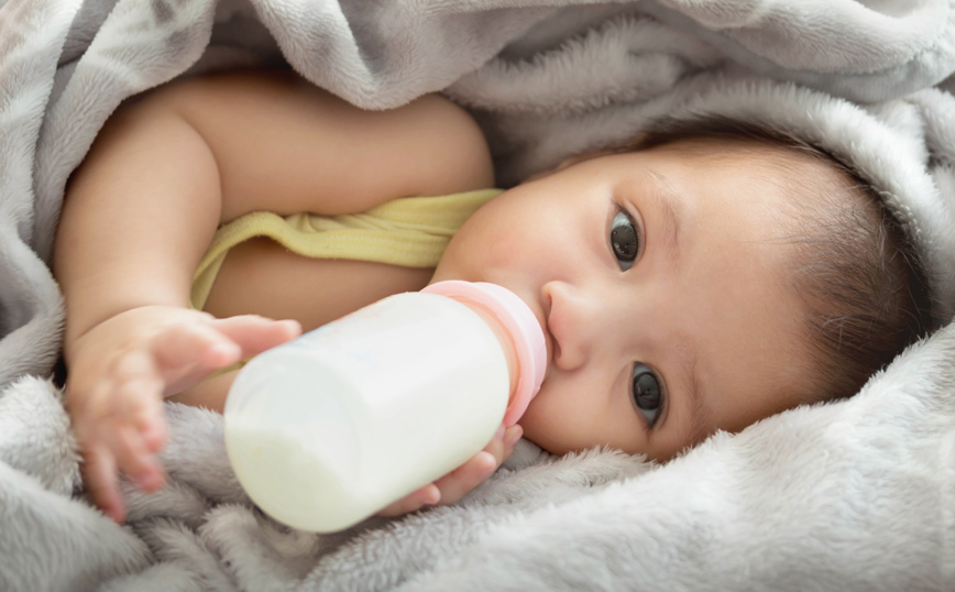 Τα βρεφικά γάλατα δεν ελέγχονται ικανοποιητικά στις κλινικές μελέτες, σύμφωνα με Βρετανούς ερευνητές