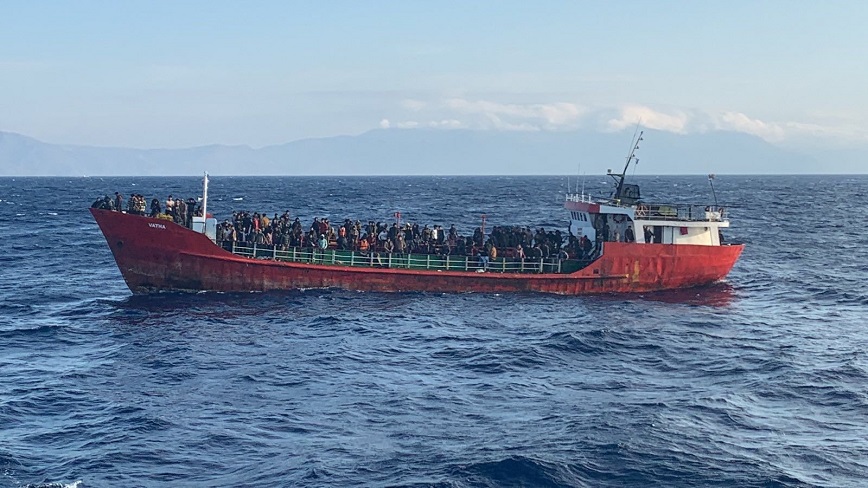 Αίτημα προς την Τουρκία για επιστροφή του πλοίου με 400 μετανάστες