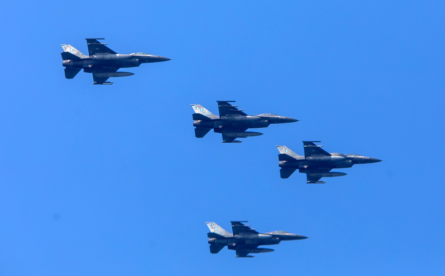 Στρατιωτική παρέλαση Θεσσαλονίκης Στρατιωτική παρέλαση Θεσσαλονίκης