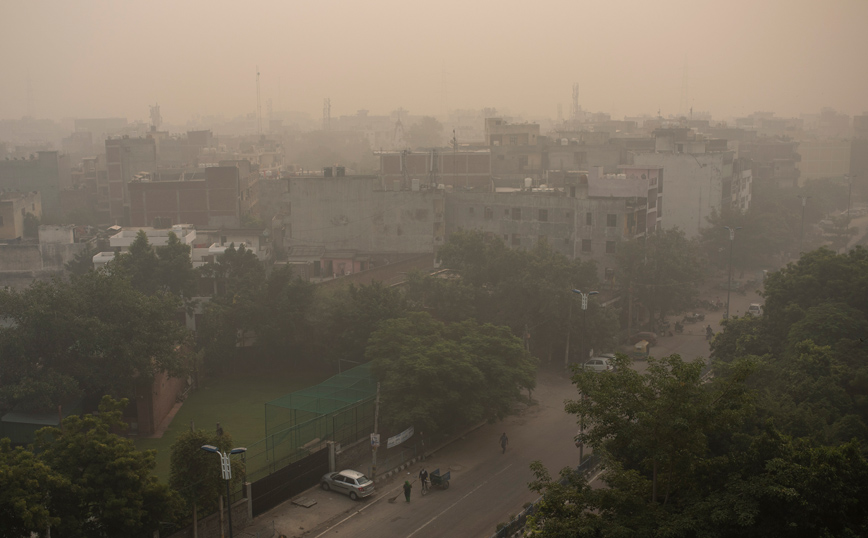 Ατμοσφαιρική ρύπανση: «Πνίγεται» το Νέο Δελχί &#8211; Κλείνουν όλα τα σχολεία μέχρι νεωτέρας