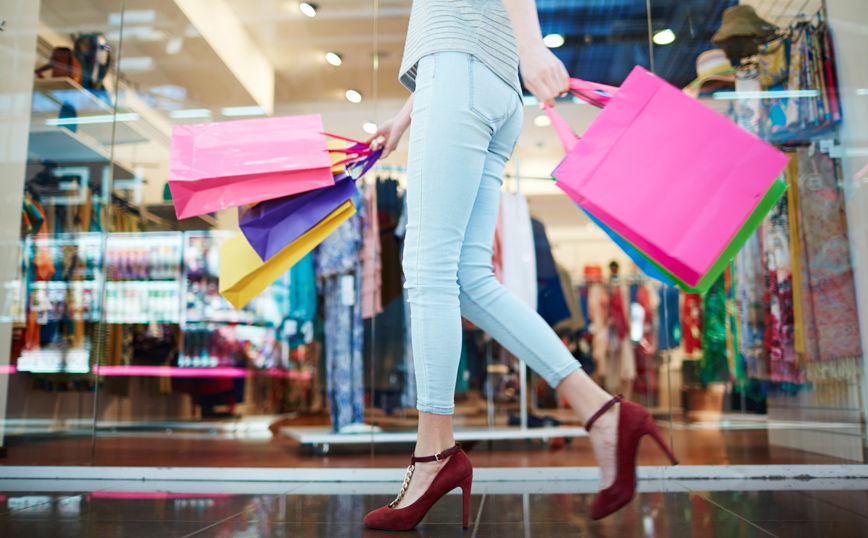 10 σημάδια που δείχνουν ότι είσαι εθισμένη στα ψώνια