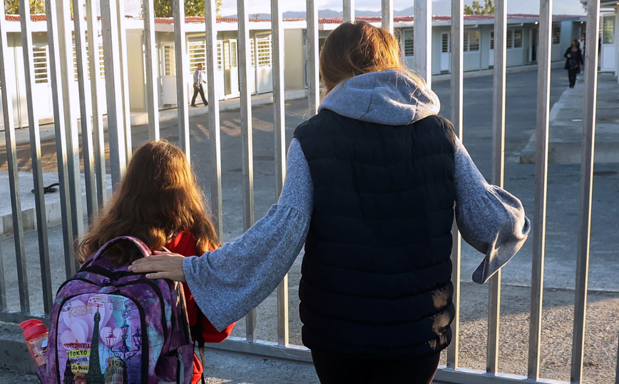 Γονείς καταγγέλλουν απόπειρα απαγωγής παιδιών από δημοτικό σχολείο της Πάτρας &#8211; Προσπάθησαν να αρπάξουν κοριτσάκι