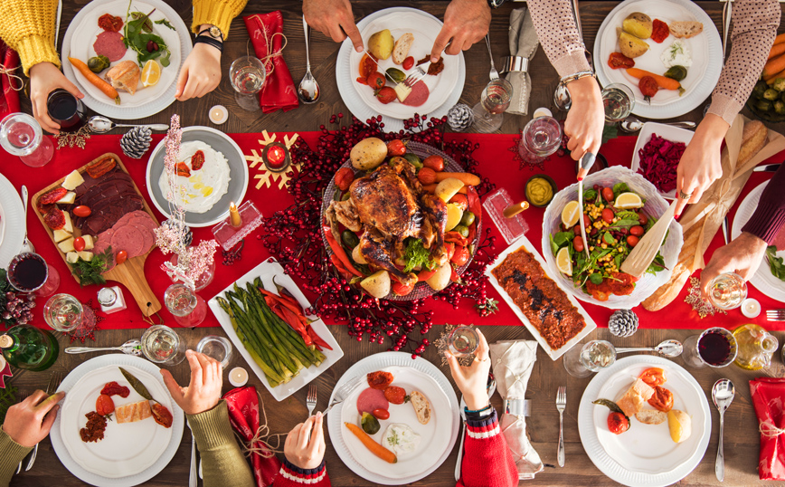 Χριστουγεννιάτικο τραπέζι: Οι τιμές στα σούπερ μάρκετ και η σύγκριση με πέρυσι