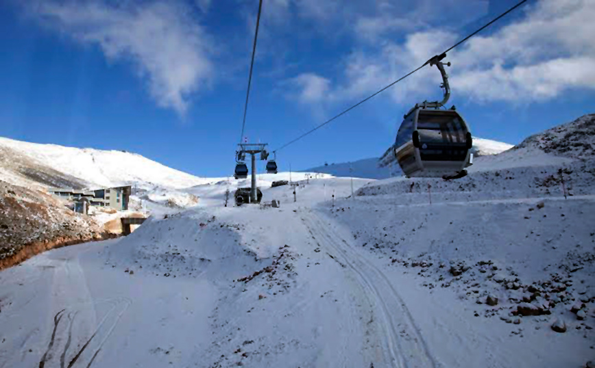 O καιρός ευνόησε το Πήλιο: Ρεκόρ λειτουργίας στο χιονοδρομικό, πάνω από 20.000 επισκέπτες