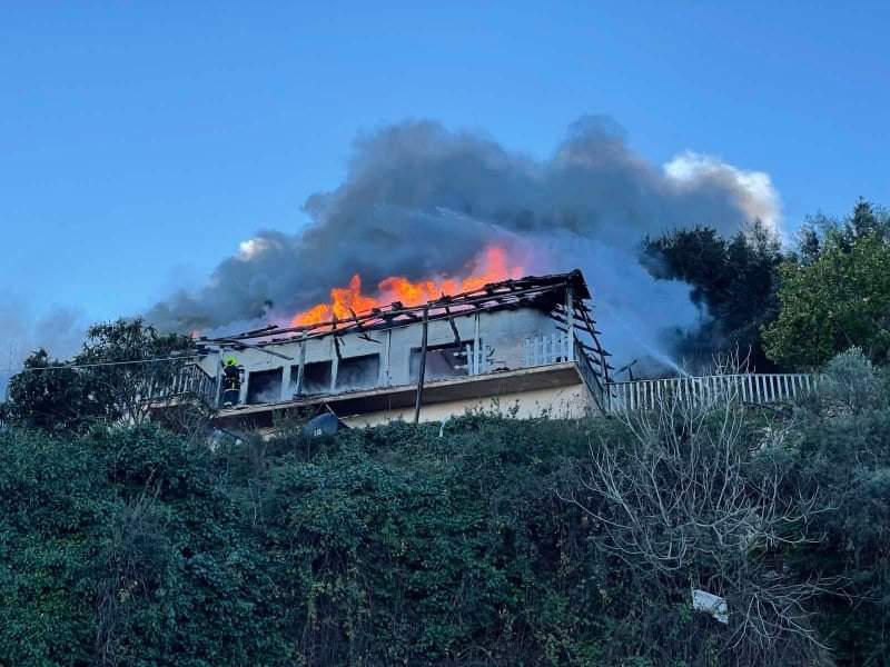 Λευκάδα: Πυρκαγιά σε σπίτι στην Απόλπαινα – Απανθρακώθηκε ηλικιωμένη