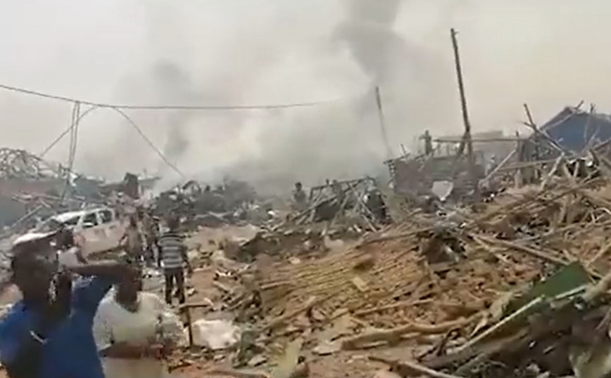 Γκάνα: 17 νεκροί και 59 τραυματίες από την έκρηξη σε φορτηγό με εκρηκτικά &#8211; Εικόνες βιβλικής καταστροφής