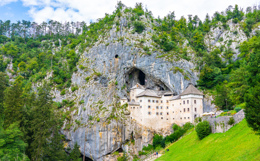 Το μεγαλύτερο κάστρο του κόσμου μέσα σε σπήλαιο