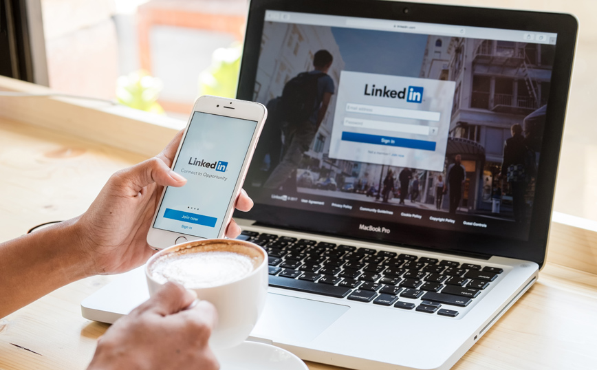 «Έπεσε» και το LinkedIn σύμφωνα με το Downdetector