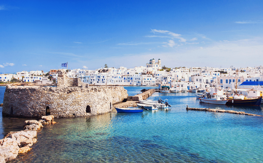 Οι Γάλλοι εξυμνούν τα ελληνικά νησιά και το απέραντο γαλάζιο τους