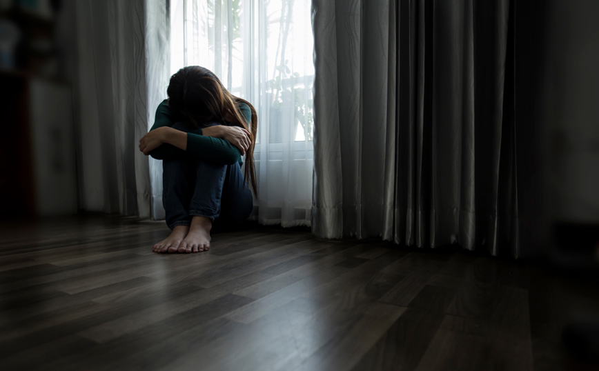 Καταγγελία βιασμού 24χρονης στη Θεσσαλονίκη: Αποφασισμένη να μην κάνει πίσω &#8211; Έρευνες για κύκλωμα μαστροπείας