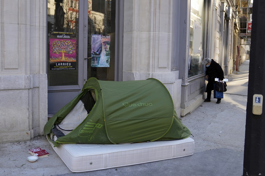 Γαλλία: Επιδεινώνεται η κατάσταση των άστεγων ανηλίκων &#8211; Τουλάχιστον 50.000 παιδιά ζουν στο δρόμο