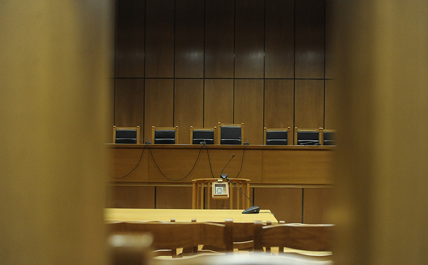 Στο Δικαστήριο Λάρισας παράνομο ζευγάρι που «έτρωγε» τα χρήματα του ανυποψίαστου  συζύγου &#8211; Πώς έγινε η απάτη