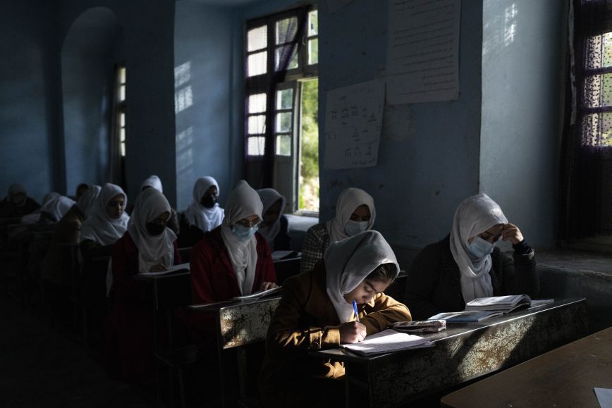 Αφγανιστάν: Δυτικές χώρες και ΕΕ καλούν τους Ταλιμπάν να κρατήσουν ανοιχτά τα σχολεία θηλέων