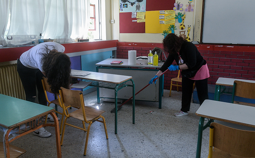 Βουλευτές ΣΥΡΙΖΑ: Να διατηρηθεί το επίδομα βαρέων και ανθυγιεινών στις καθαρίστριες της δημόσιας εκπαίδευσης